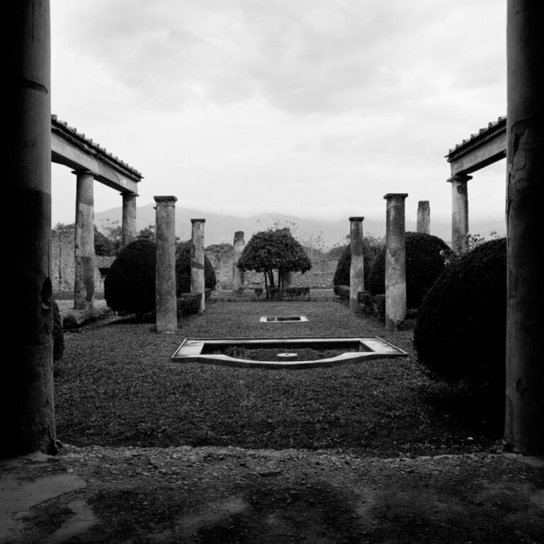 Oltre la soglia - Cesare Di Liborio